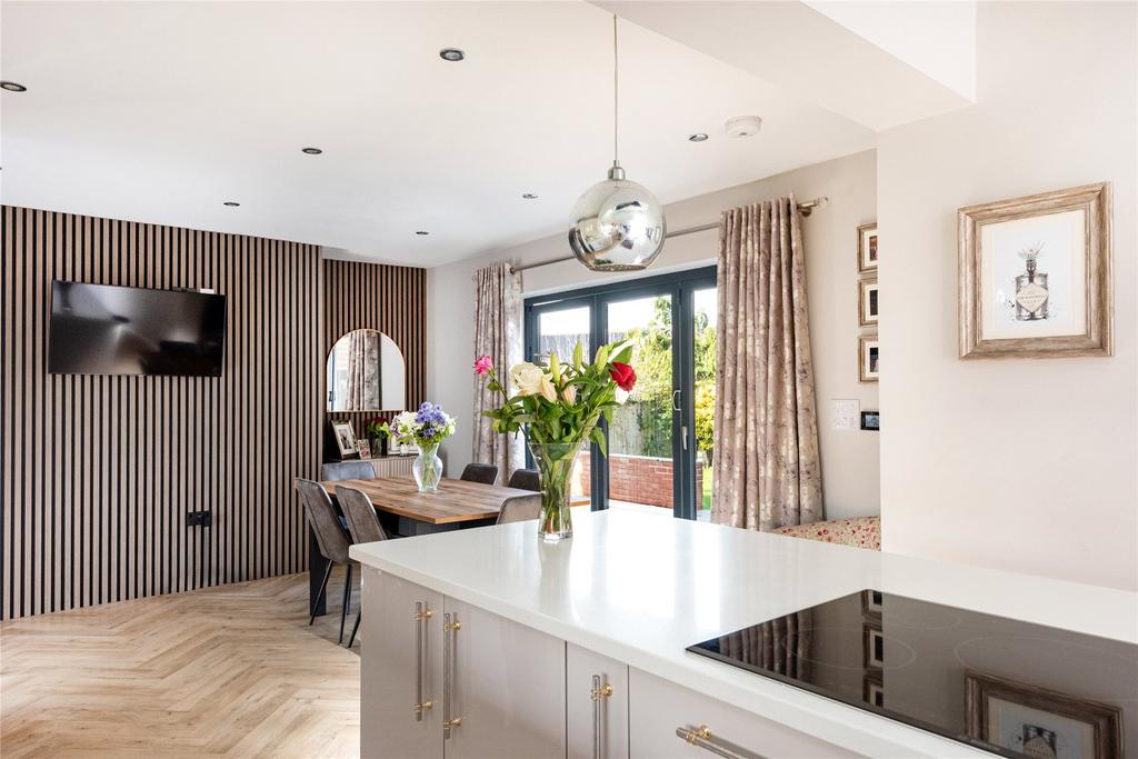 Kitchen/Breakfast