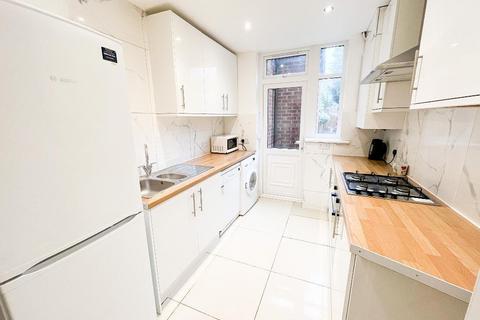 4 bedroom house for sale, London NW2