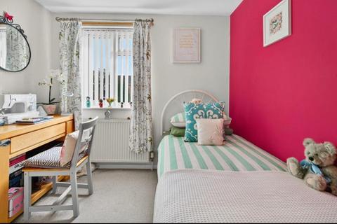 undefined, Ventnor Gardens, Bramingham, Luton, Bedfordshire, LU3 3SL