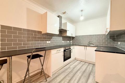 2 bedroom flat for sale, Earls Meade, Barons Court Earls Meade, LU2
