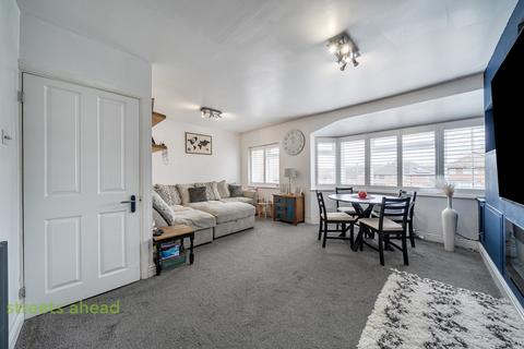 2 bedroom apartment for sale, Maple Way, Coulsdon, Surrey, CR5