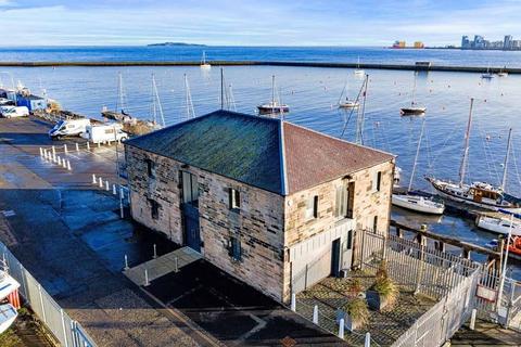 Office for sale, 21 Lochinvar Dr Edinburgh EH5 1RY