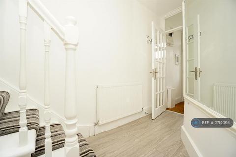 2 bedroom terraced house to rent, Old London Road, Hastings, TN35