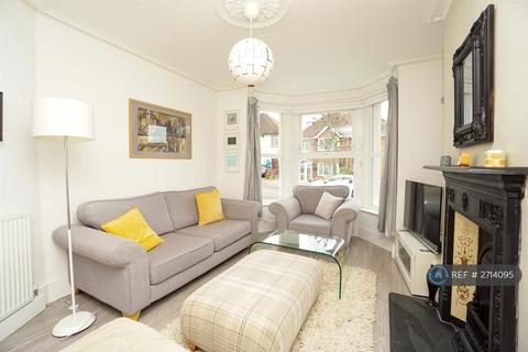2 bedroom terraced house to rent, Old London Road, Hastings, TN35