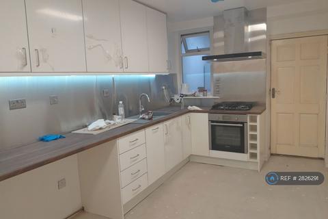 3 bedroom terraced house to rent, John Street, Bradford, BD13