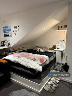 Studio to rent, London, London, NW2