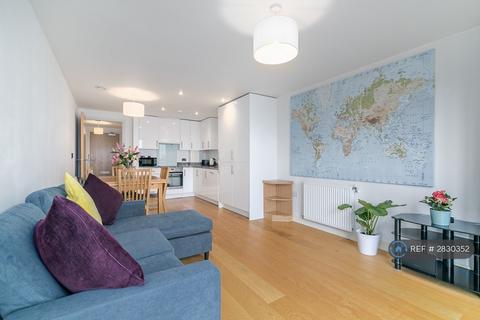 2 bedroom flat to rent, Chesworth Court, London, E1