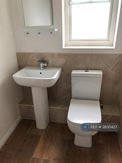 2 bedroom flat to rent, Baldwin Gardens, Hounslow, TW3