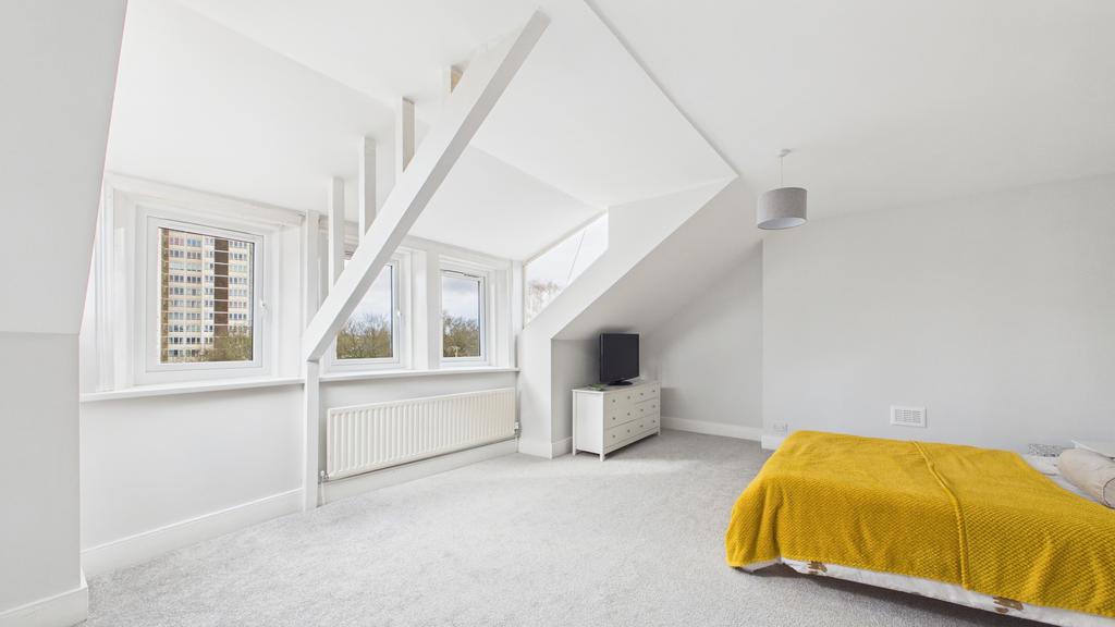 Master Bedroom (4)