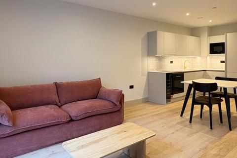 Studio to rent, Caversham Road