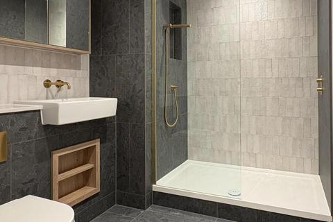 Studio to rent, Caversham Road