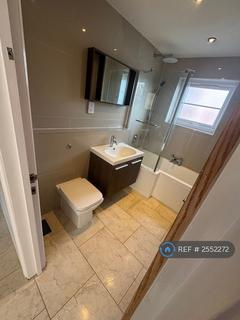 2 bedroom flat to rent, Gledwood Court, Edgware, HA8