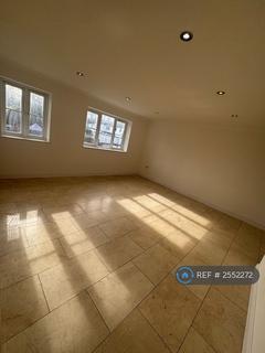 2 bedroom flat to rent, Gledwood Court, Edgware, HA8