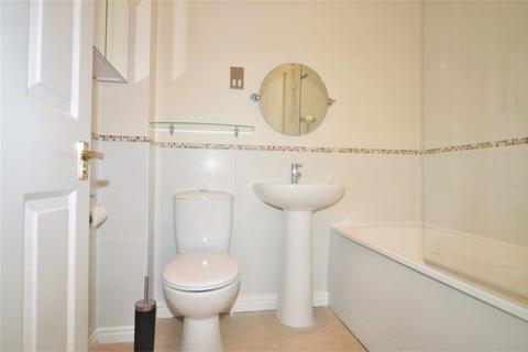 2 bedroom house to rent, Puddingstone Drive, St Albans