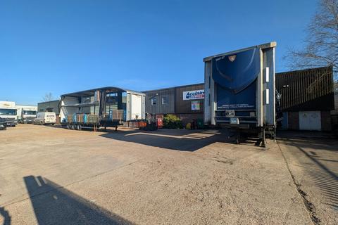 Warehouse to rent, School Ln Eastleigh SO53 4DG