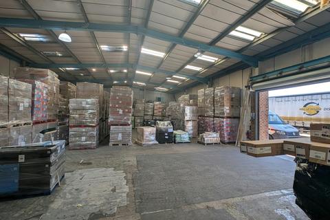 Warehouse to rent, School Ln Eastleigh SO53 4DG
