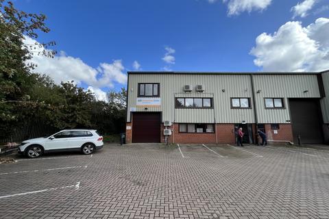 Warehouse to rent, Knowle Ln Eastleigh SO50 7PZ