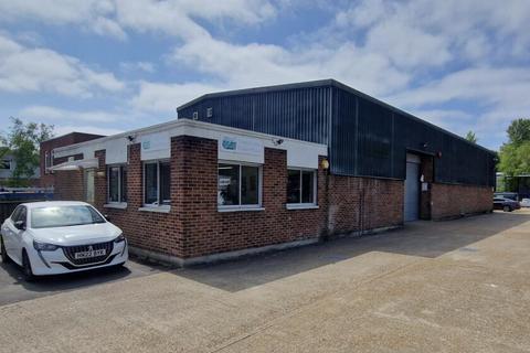 Warehouse to rent, Off School Ln Eastleigh SO53 4BU