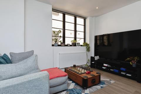 1 bedroom flat for sale, Maybank Road, London, E18
