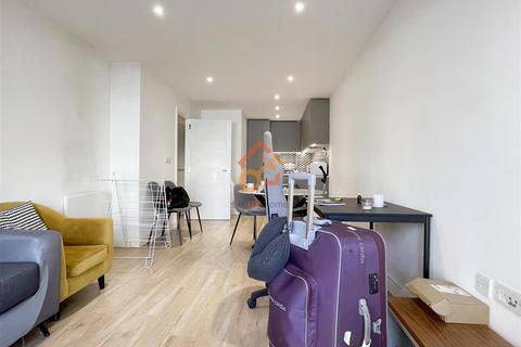 1 bedroom flat to rent, Cornelia House, 3 Caversham Road, London NW9