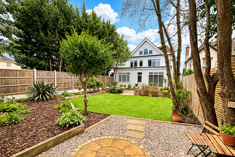 2 bedroom flat to rent, Seagry Road, London, E11