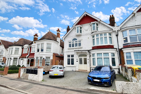 1 bedroom flat to rent, Seagry Road, London, E11