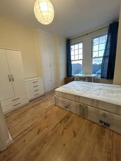 3 bedroom flat to rent, Rutland Park