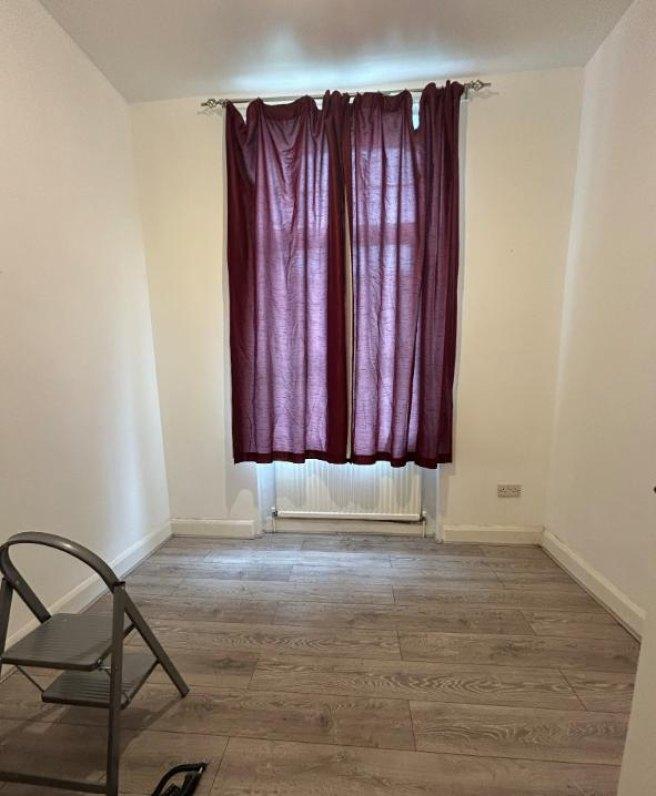 Chandos-road-nw2-4lu-1051186