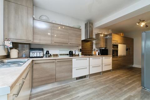 undefined, Melrose Avenue, Mitcham, CR4