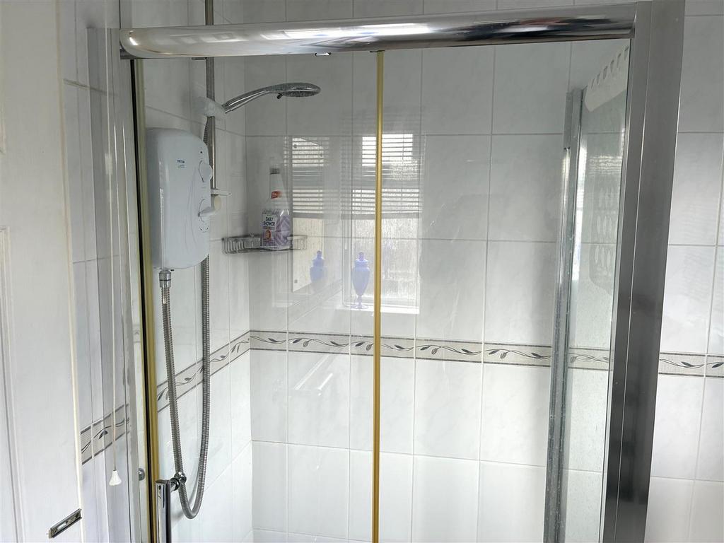 Family shower room