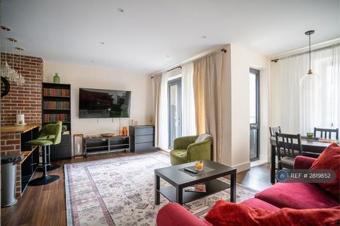 Pipit Drive, London, SW15