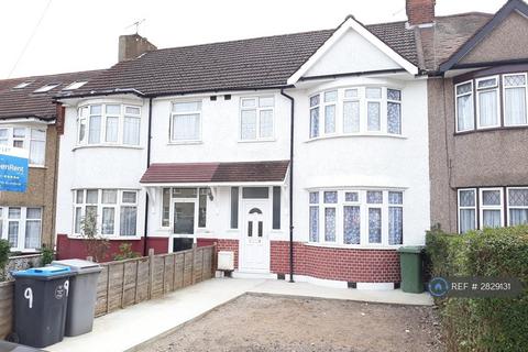 5 bedroom terraced house to rent, Dunster Drive, London, NW9