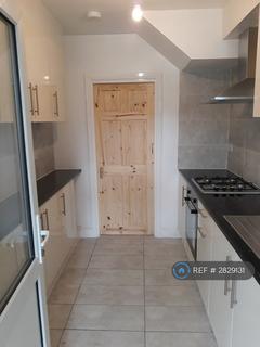 5 bedroom terraced house to rent, Dunster Drive, London, NW9
