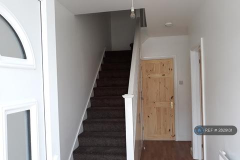 5 bedroom terraced house to rent, Dunster Drive, London, NW9