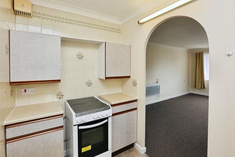 1 bedroom flat for sale, High Street, Lee-On-The-Solent