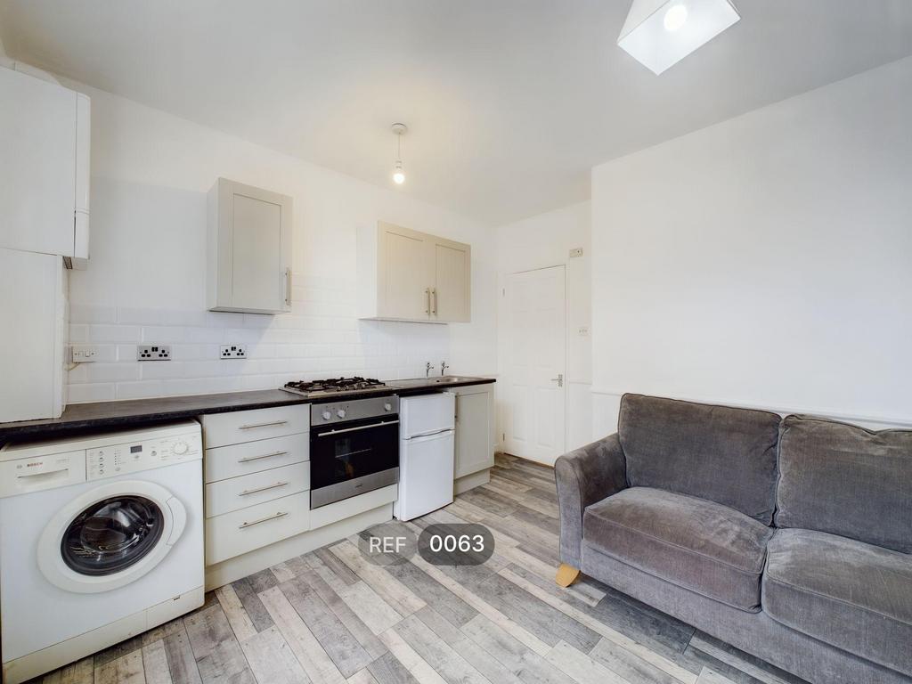 Kitchen &amp; Living area