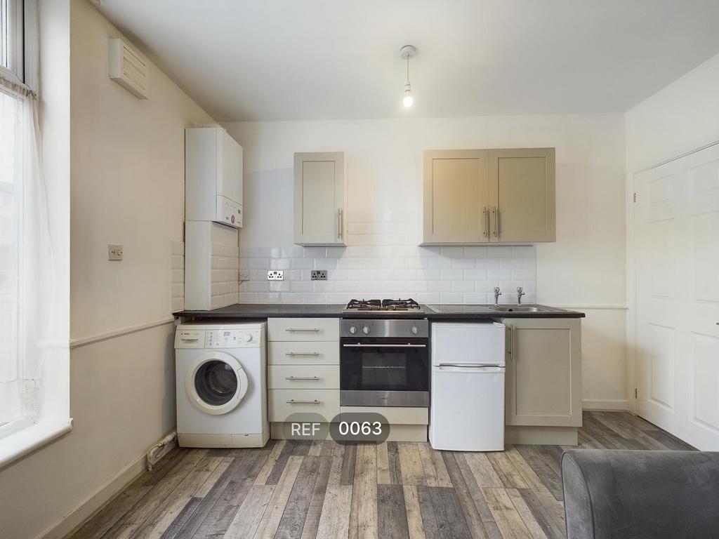 Kitchen &amp; Living area
