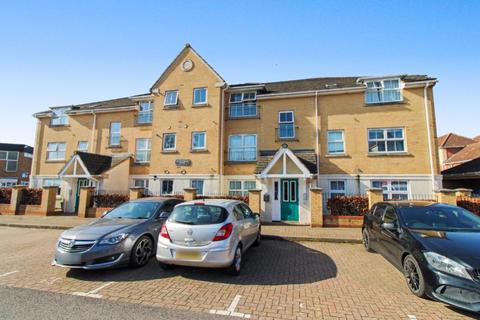 2 bedroom apartment to rent, Windsor Close, Hants GU14
