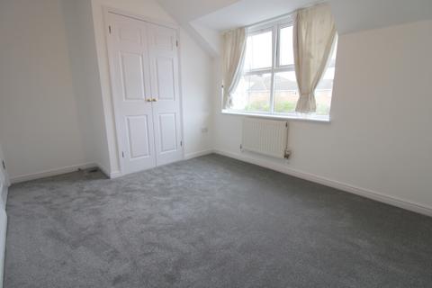 2 bedroom apartment to rent, Windsor Close, Hants GU14