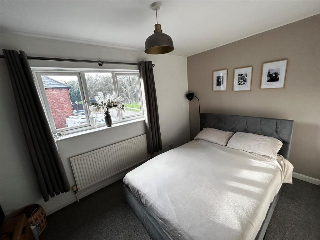 1 Margaret Avenue Bed.jpg