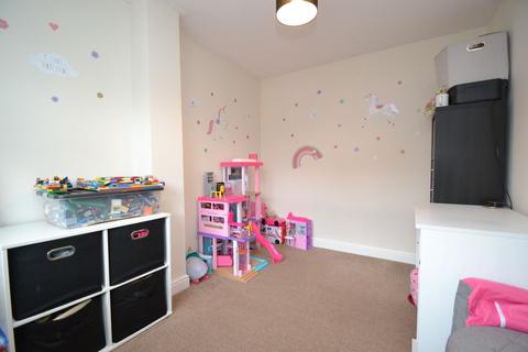 3 bedroom terraced house for sale, Thackley, Thackley BD10