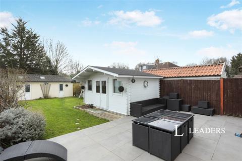 4 bedroom semi-detached house to rent, Beech Avenue, DA15
