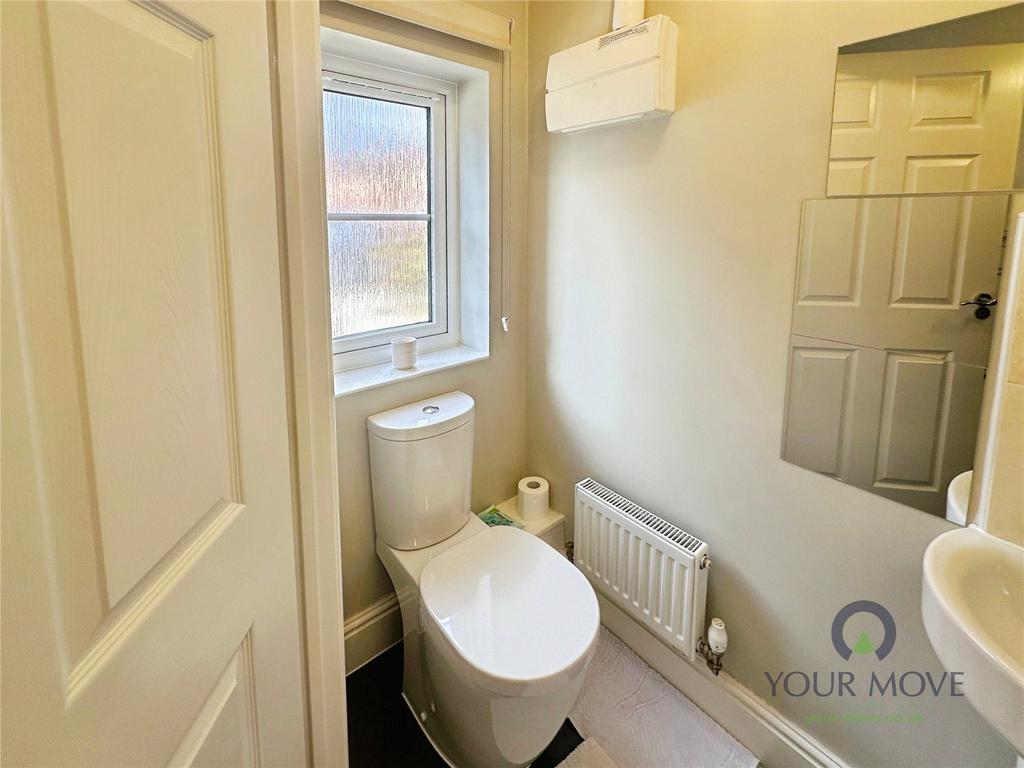 Cloak Room/Wc