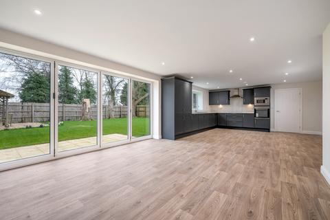 4 bedroom detached house for sale, Main Road, Bourne, PE10