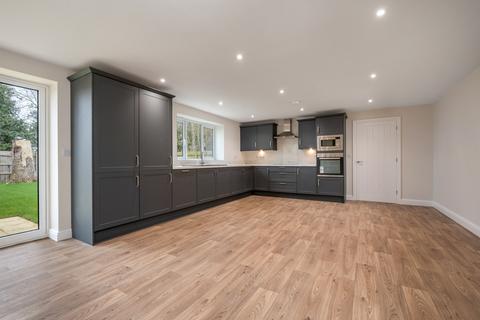 4 bedroom detached house for sale, Main Road, Bourne, PE10