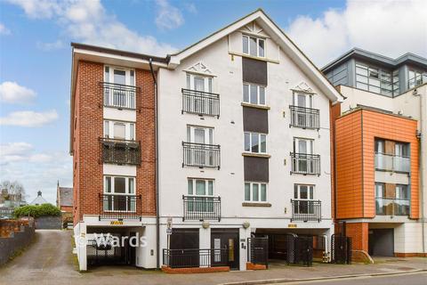 Lyons Crescent, Tonbridge, Kent