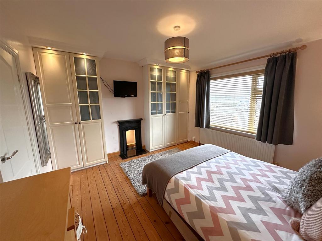 Bedroom One With Fitted Wardrobes 391