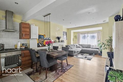 2 bedroom end of terrace house for sale, Windyridge, Northampton