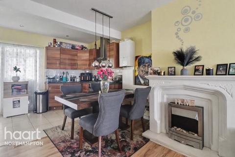 2 bedroom end of terrace house for sale, Windyridge, Northampton