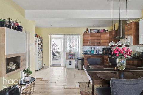 2 bedroom end of terrace house for sale, Windyridge, Northampton